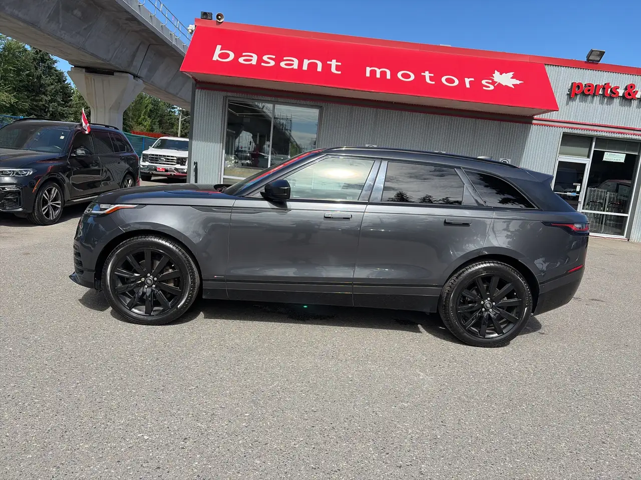 Land Rover Range Rover Velar photo Land Rover Range Rover Velar