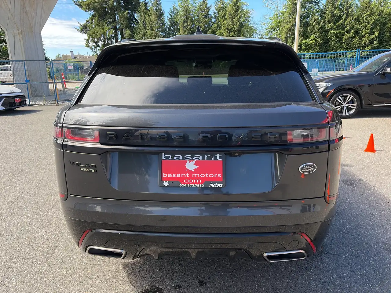 Land Rover Range Rover Velar photo Land Rover Range Rover Velar