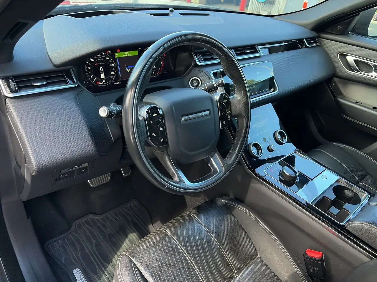 Land Rover Range Rover Velar photo Land Rover Range Rover Velar