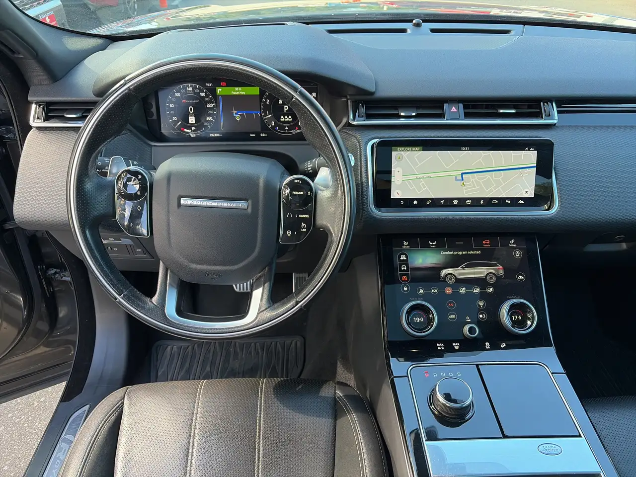 Land Rover Range Rover Velar photo Land Rover Range Rover Velar