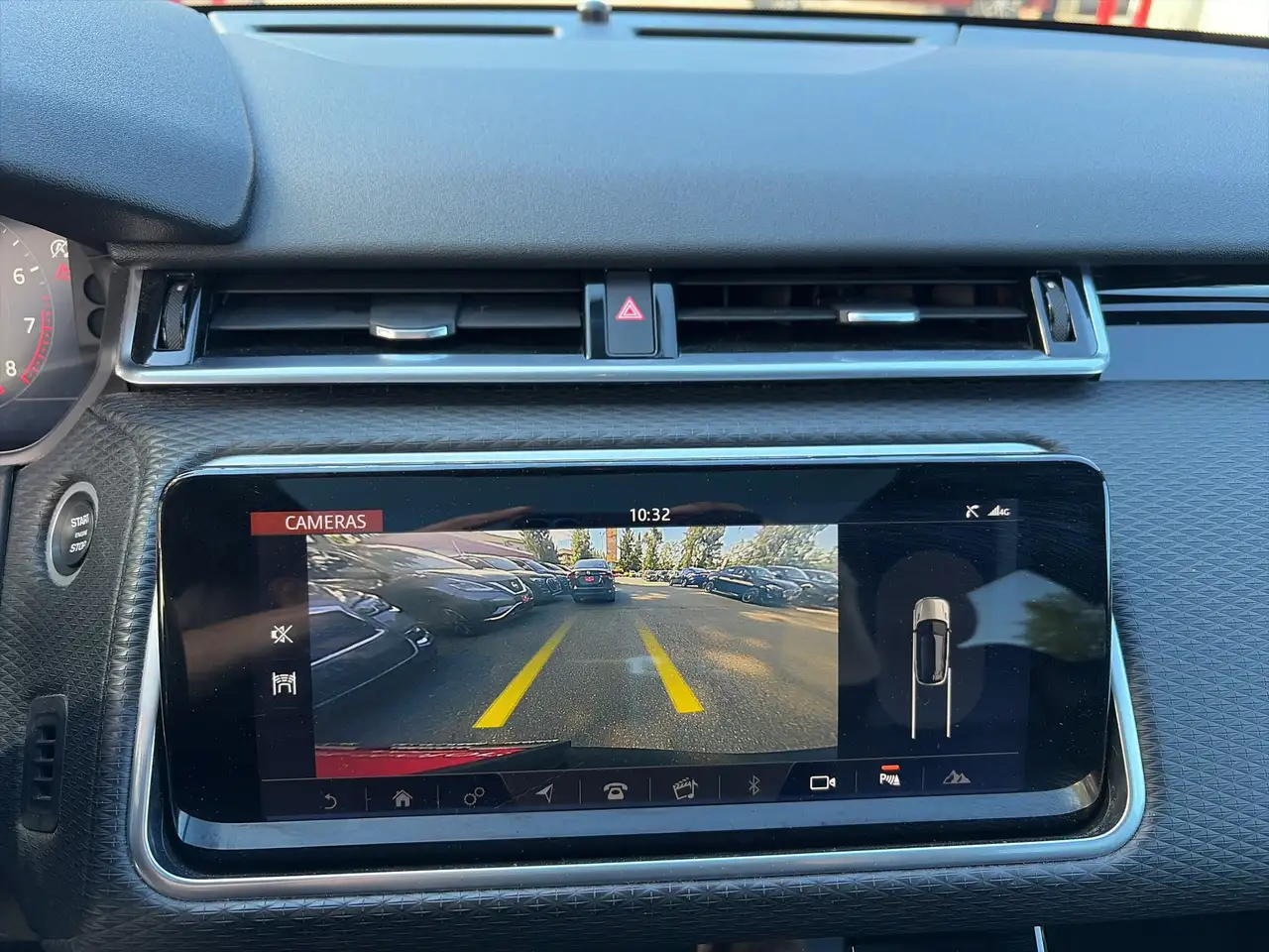 Land Rover Range Rover Velar photo Land Rover Range Rover Velar