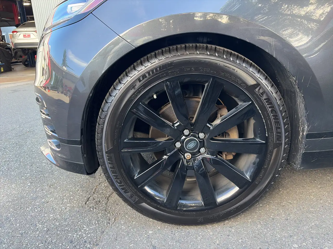 Land Rover Range Rover Velar photo Land Rover Range Rover Velar