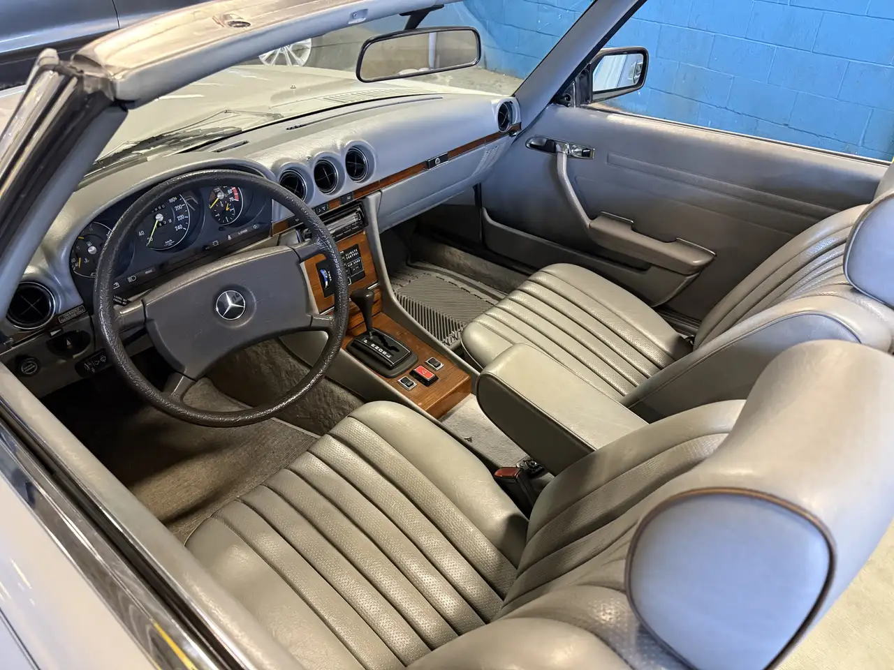 Mercedes-Benz 380 снимка Mercedes-Benz 380