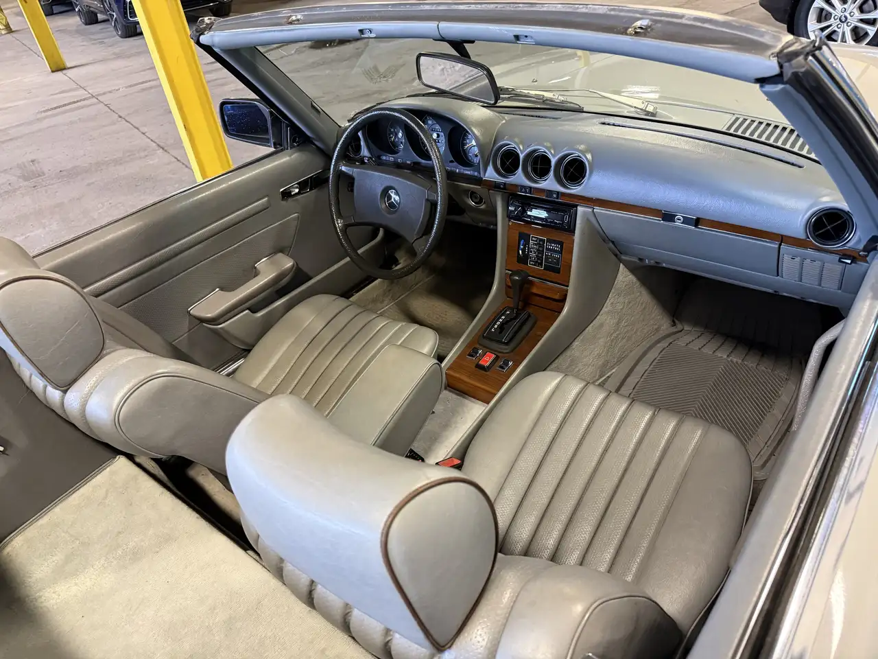 Mercedes-Benz 380 снимка Mercedes-Benz 380