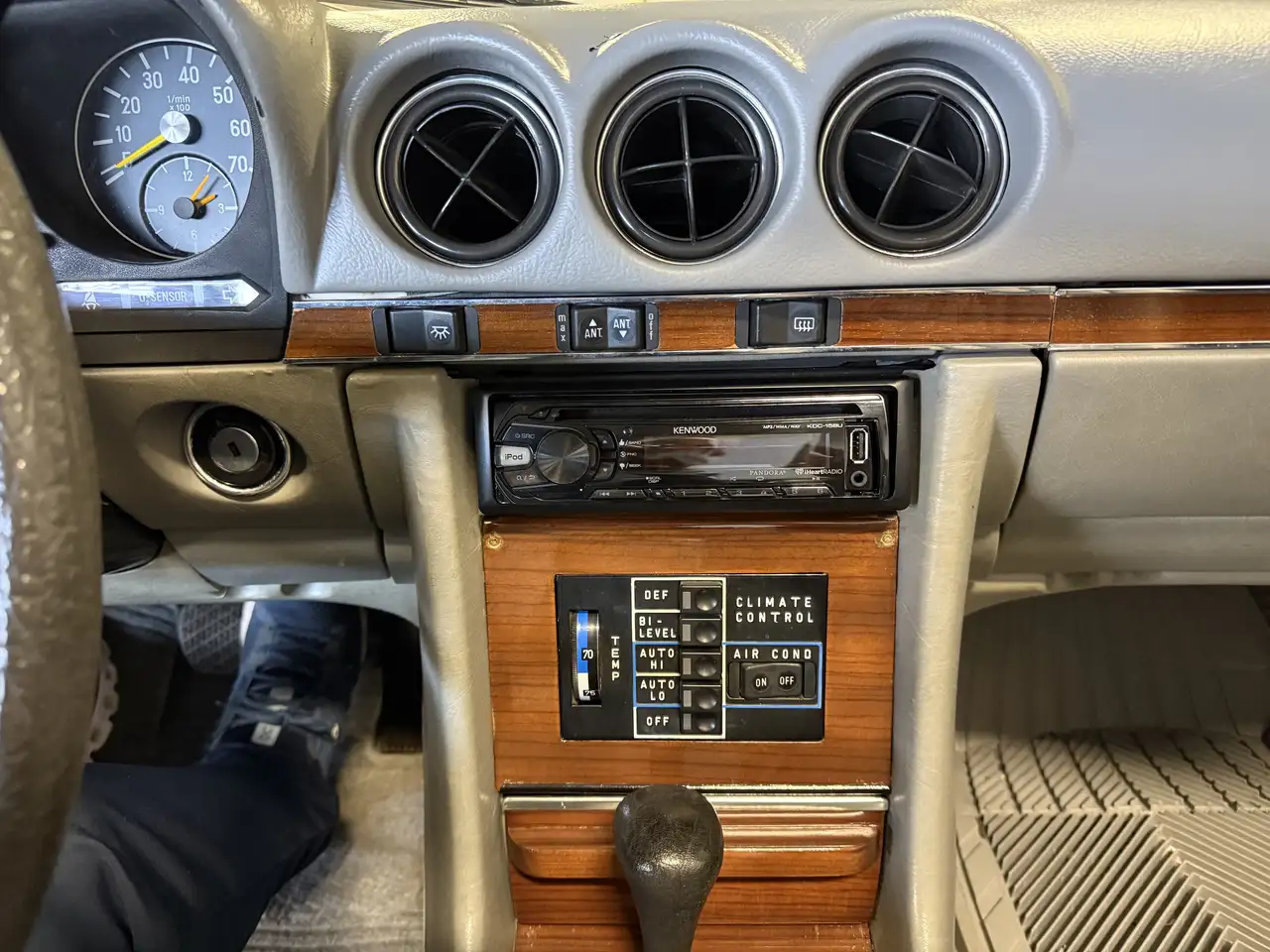 Mercedes-Benz 380 снимка Mercedes-Benz 380