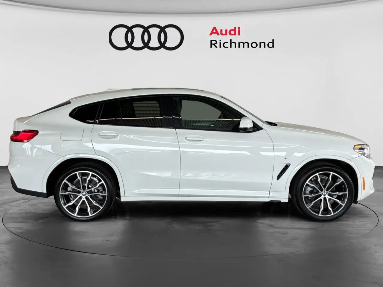 BMW X4 photo BMW X4