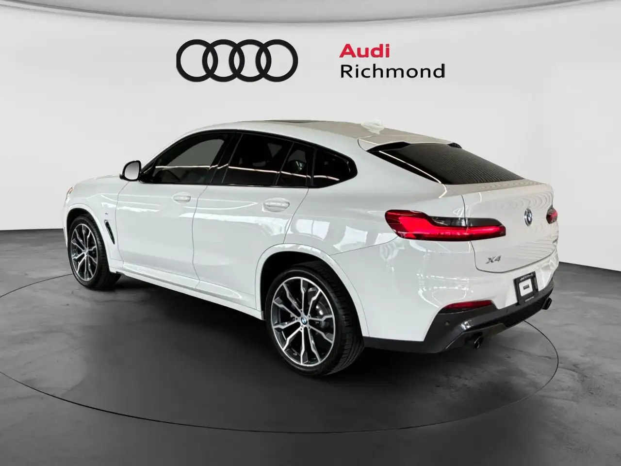 BMW X4 photo BMW X4