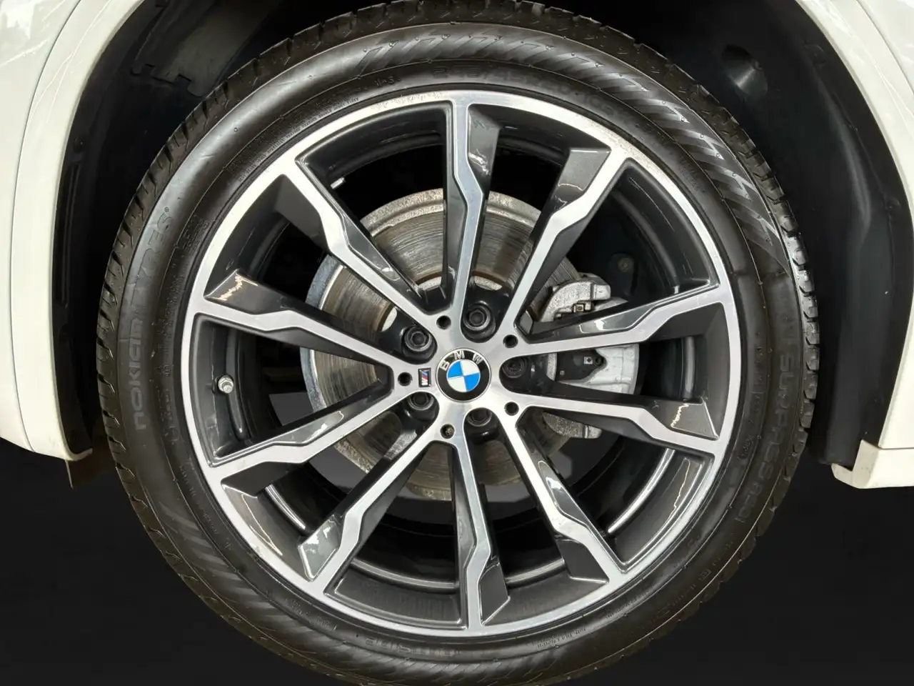 BMW X4 photo BMW X4