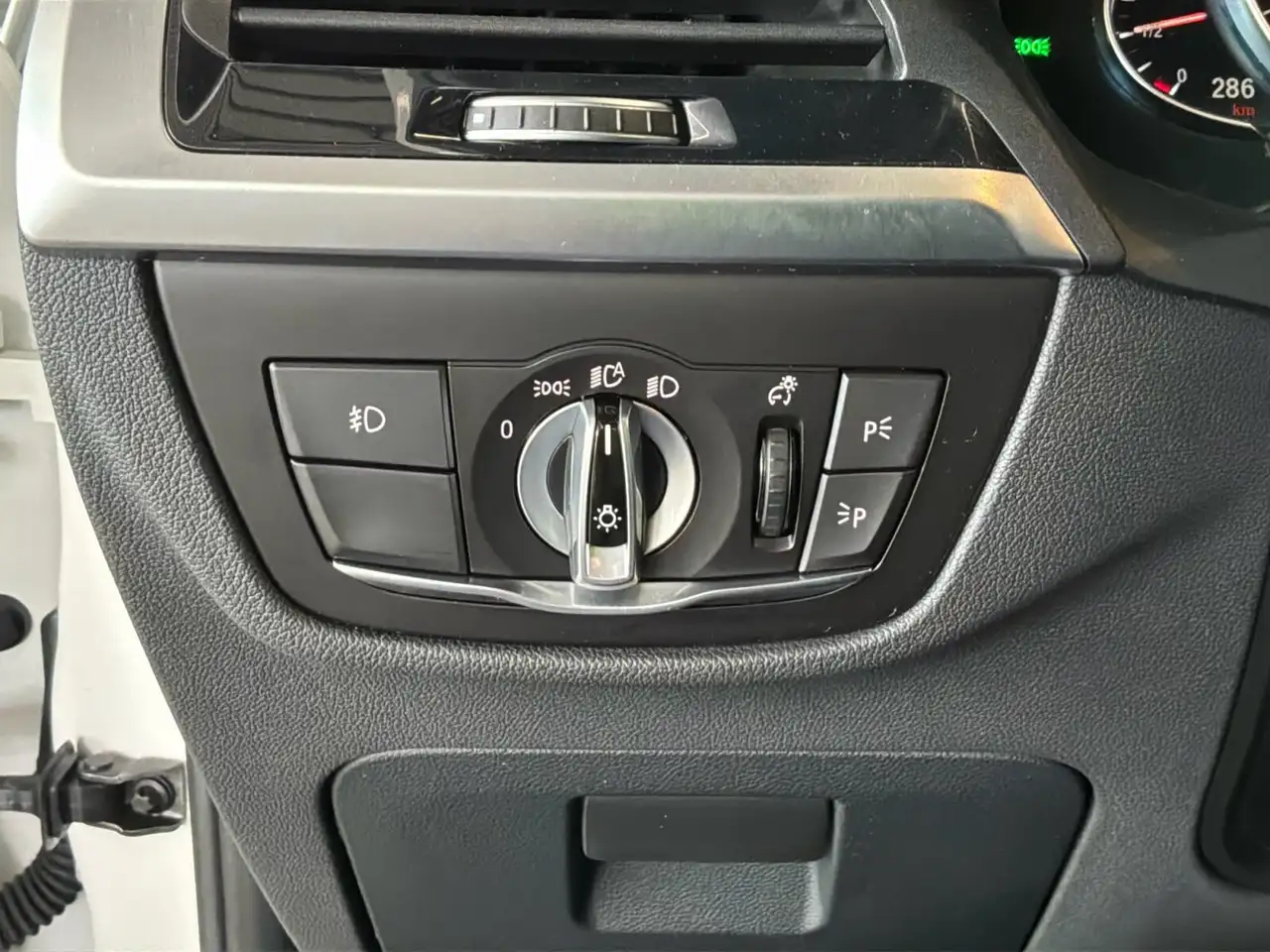 BMW X4 photo BMW X4