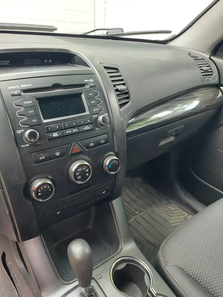 Kia Sorento photo Kia Sorento