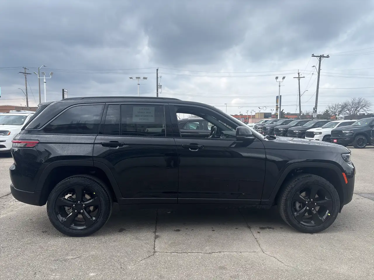 Jeep Grand Cherokee снимка Jeep Grand Cherokee