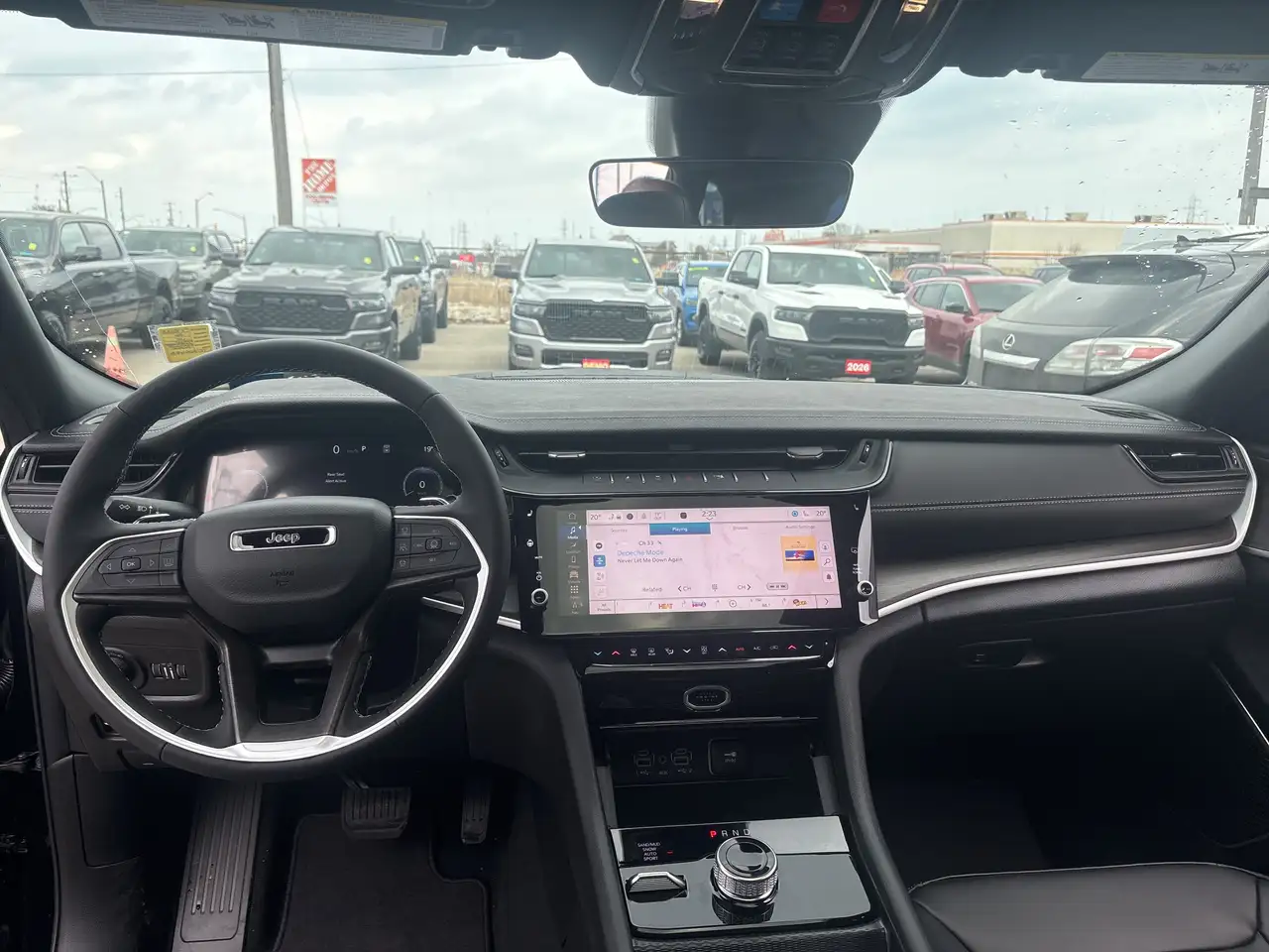 Jeep Grand Cherokee снимка Jeep Grand Cherokee