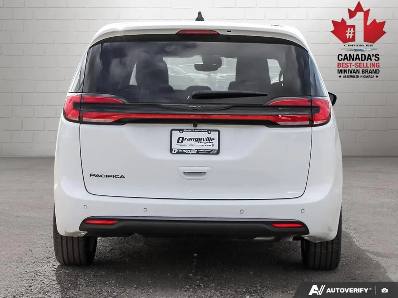 Chrysler Pacifica photo Chrysler Pacifica