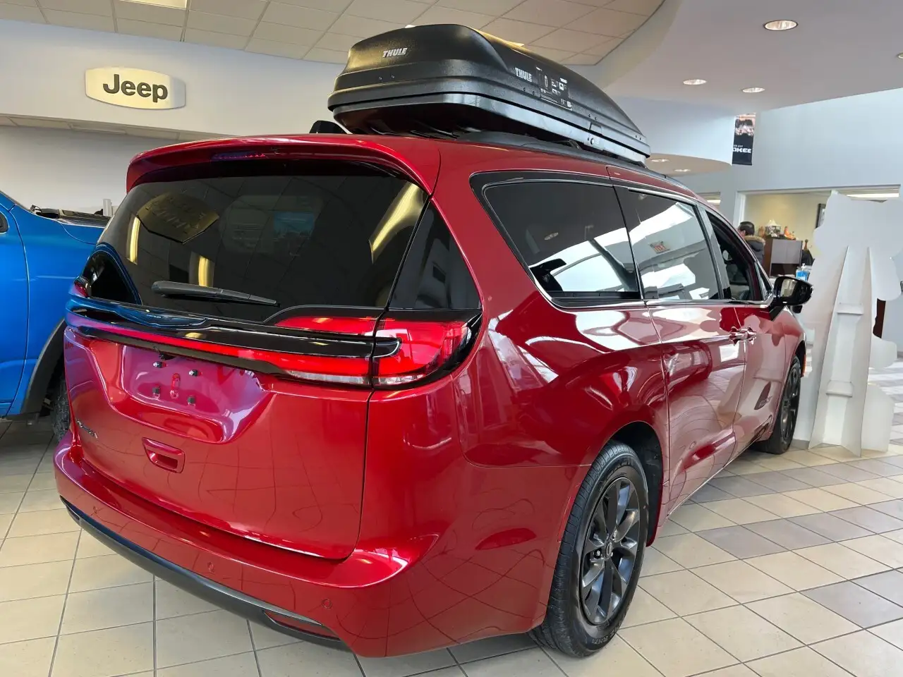 Chrysler Pacifica photo Chrysler Pacifica