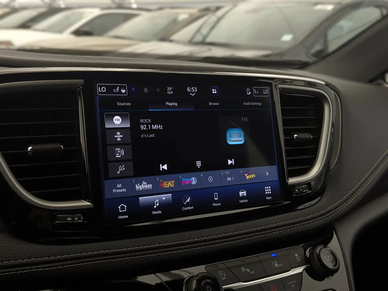 Chrysler Pacifica снимка Chrysler Pacifica