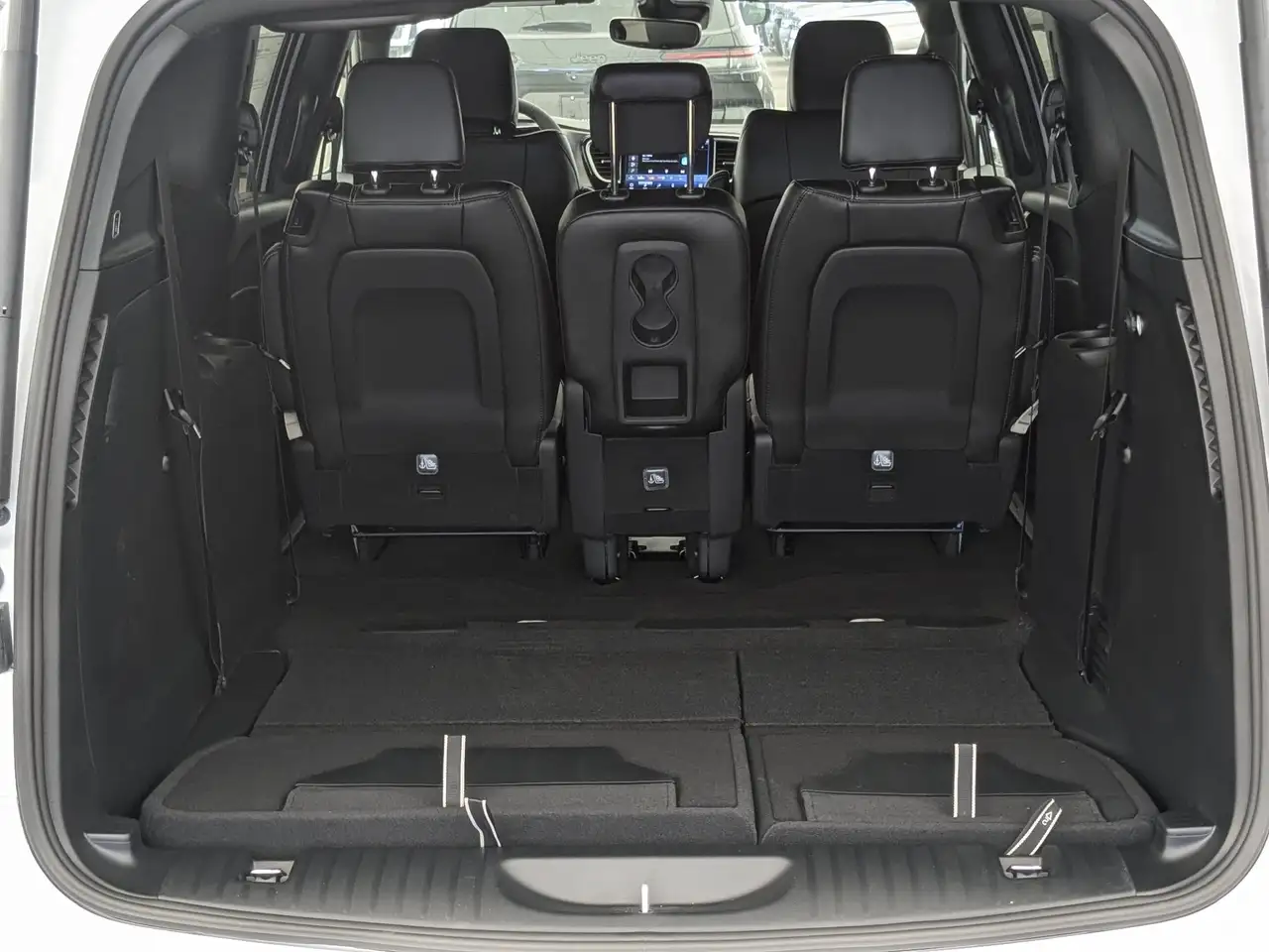 Chrysler Pacifica снимка Chrysler Pacifica
