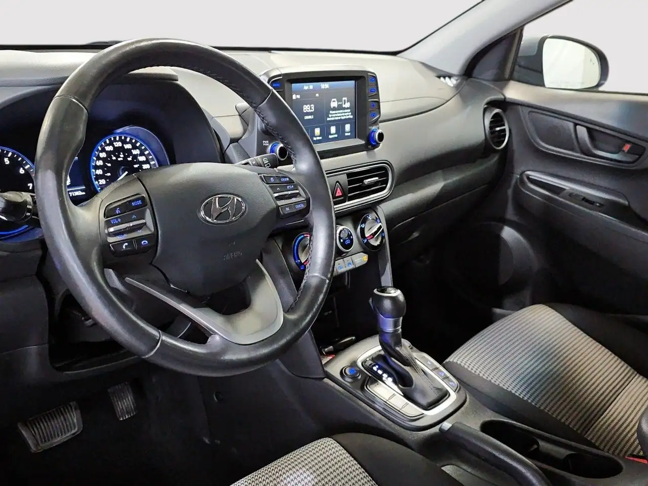 Hyundai KONA снимка Hyundai KONA