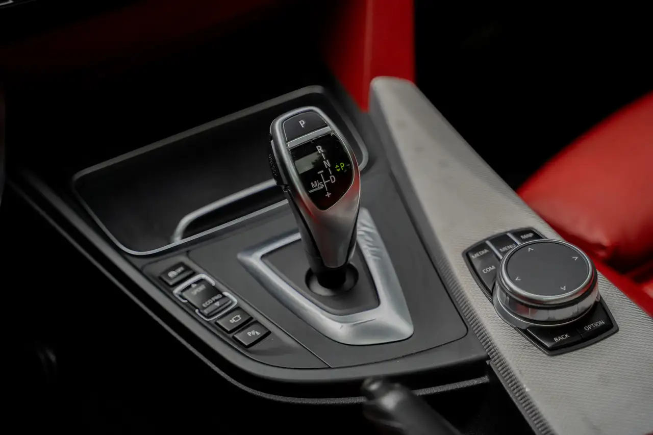 BMW 4 Series снимка BMW 4 Series