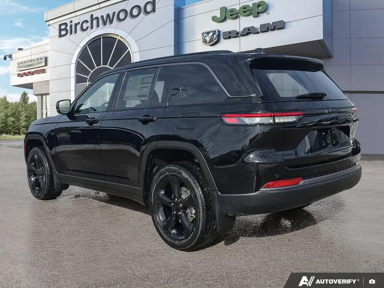 Jeep Grand Cherokee снимка Jeep Grand Cherokee