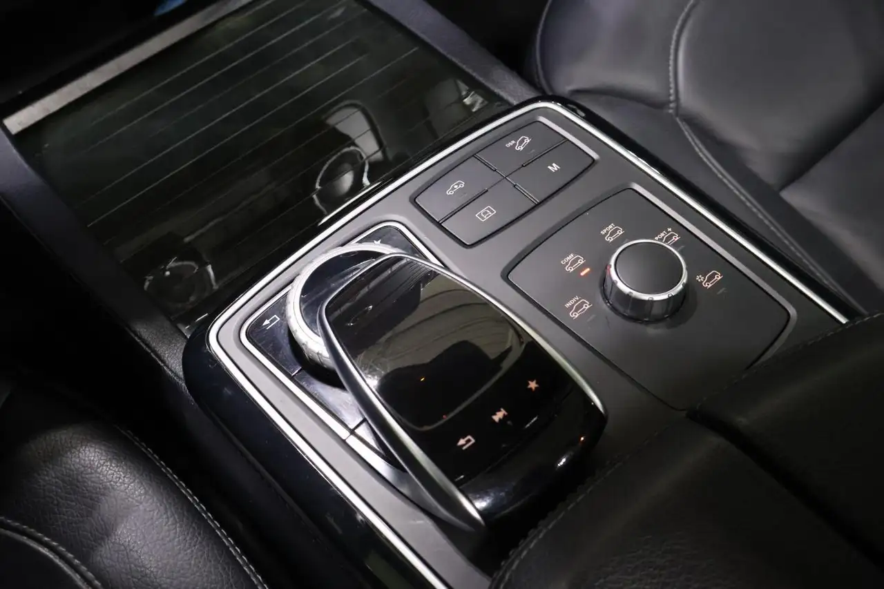 Mercedes-Benz GLE снимка Mercedes-Benz GLE