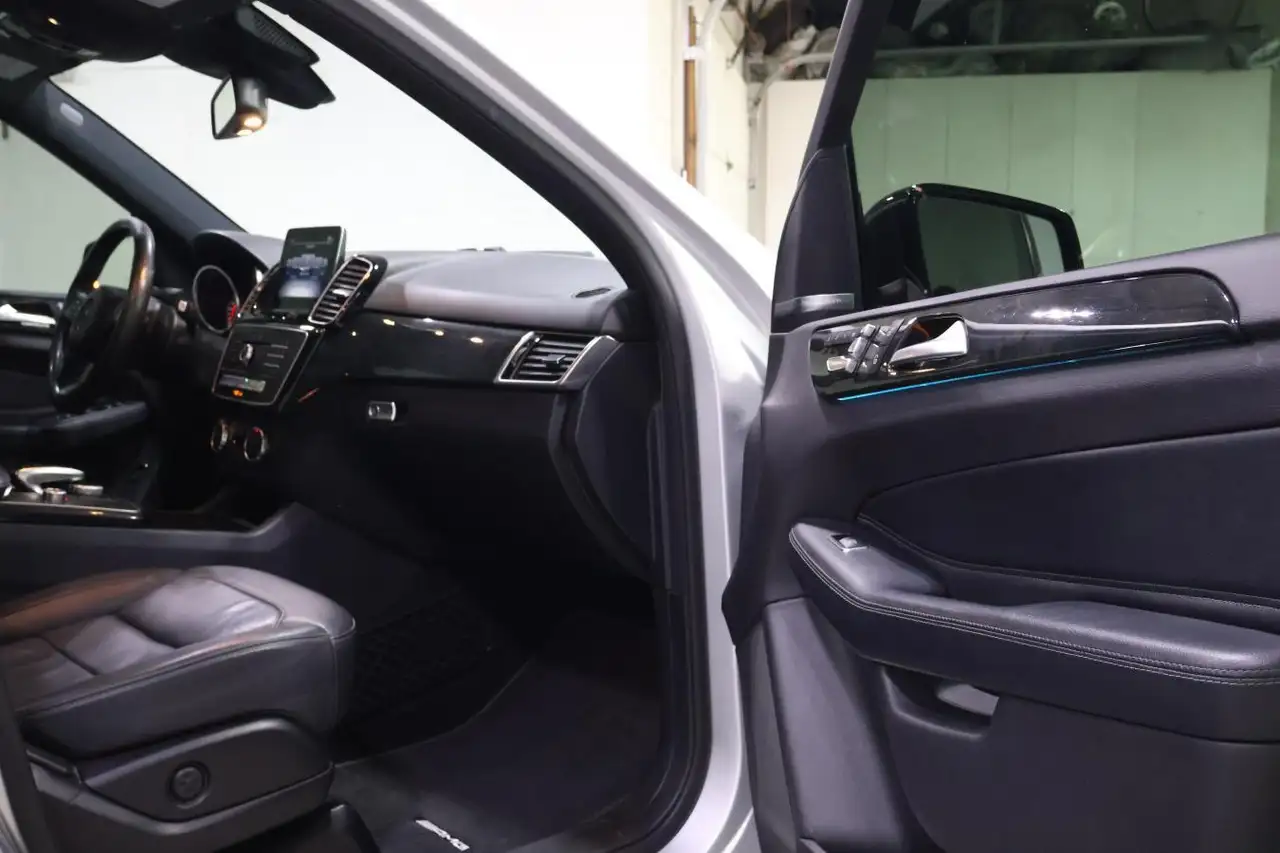 Mercedes-Benz GLE снимка Mercedes-Benz GLE