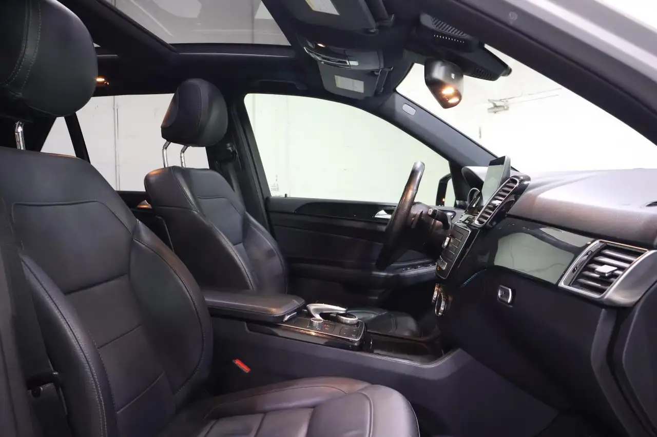 Mercedes-Benz GLE снимка Mercedes-Benz GLE