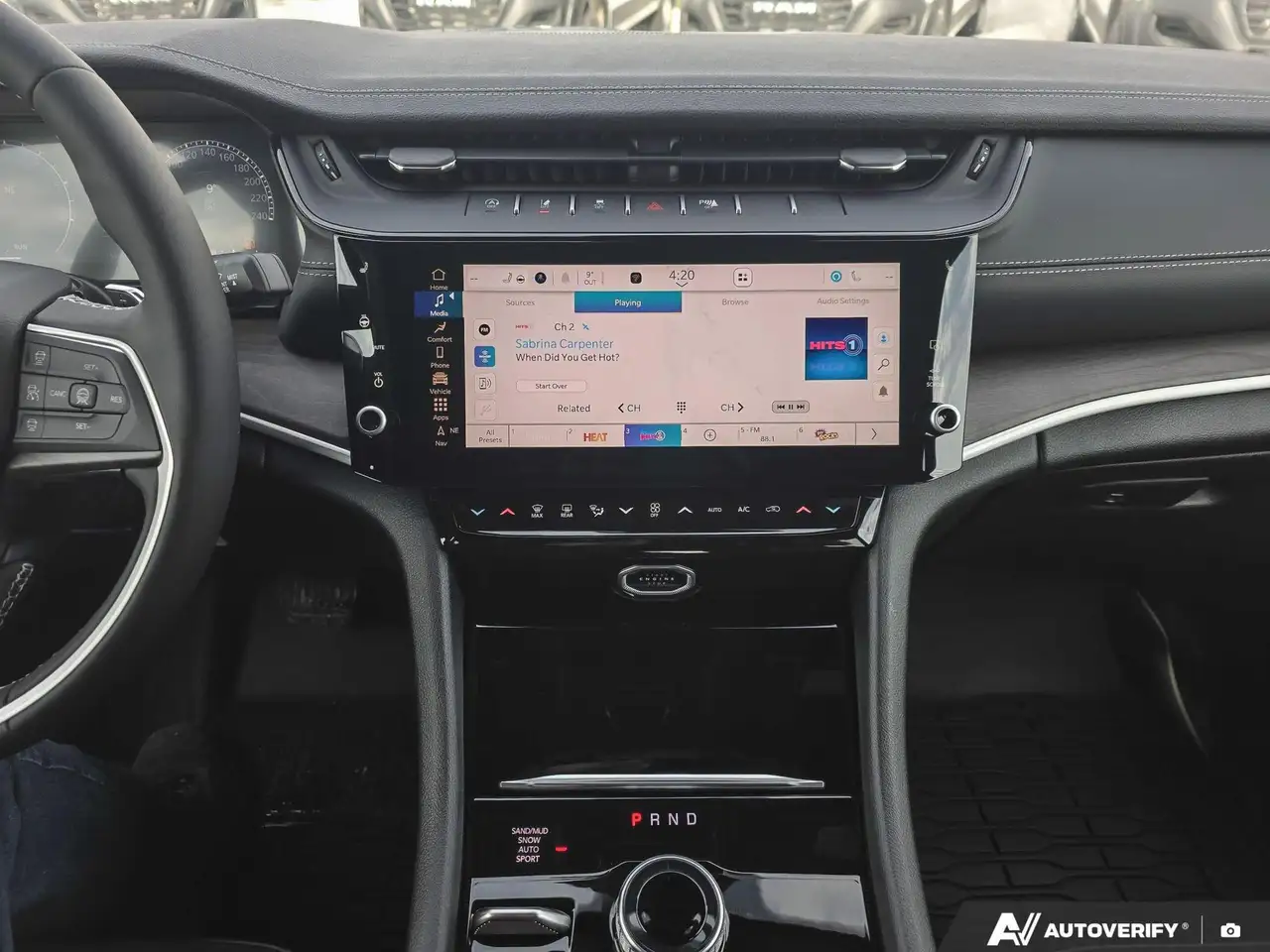 Jeep Grand Cherokee снимка Jeep Grand Cherokee