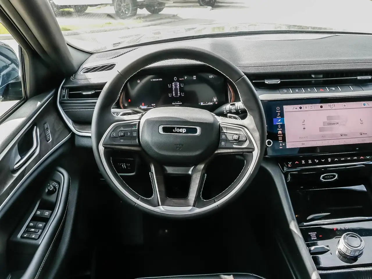 Jeep Grand Cherokee снимка Jeep Grand Cherokee