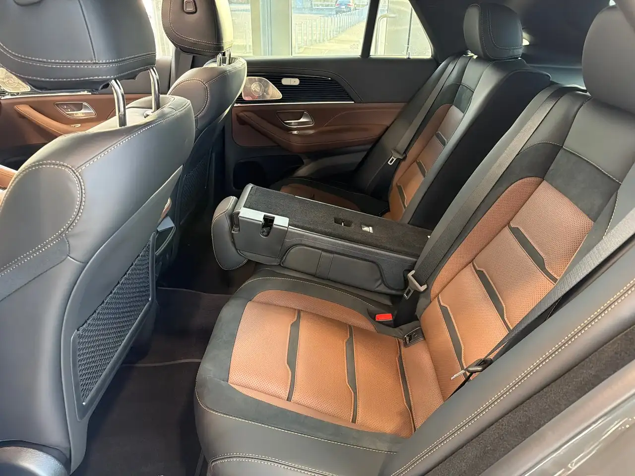 Mercedes-Benz GLE снимка Mercedes-Benz GLE