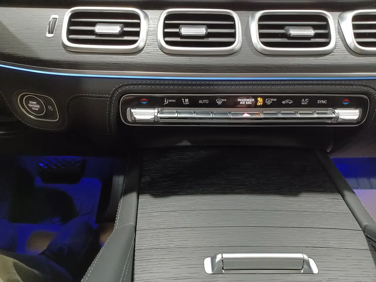 Mercedes-Benz GLE снимка Mercedes-Benz GLE