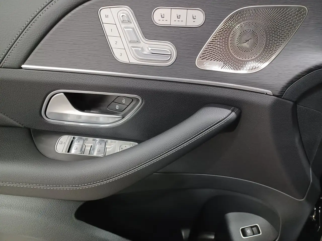 Mercedes-Benz GLE снимка Mercedes-Benz GLE