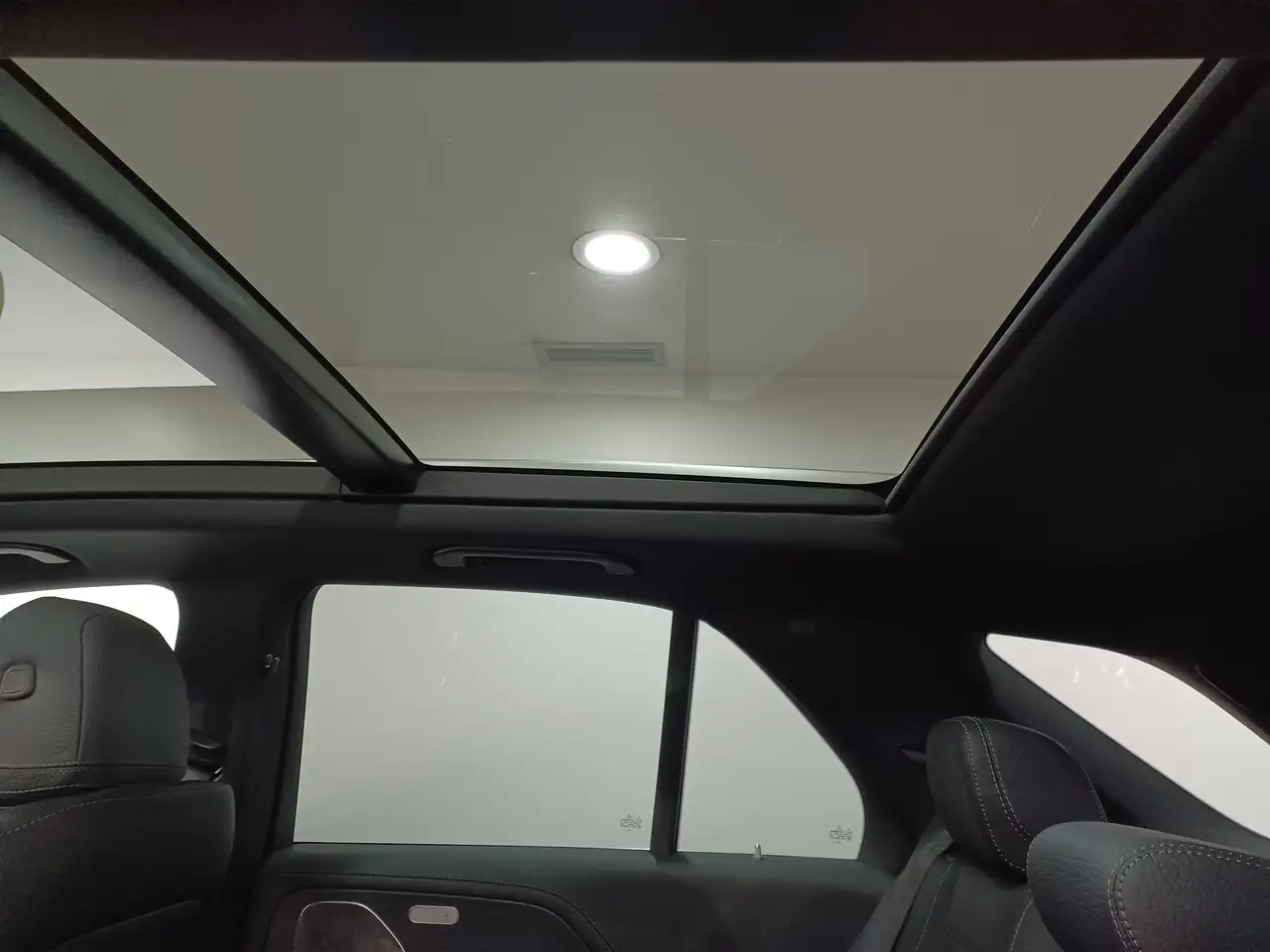 Mercedes-Benz GLE снимка Mercedes-Benz GLE
