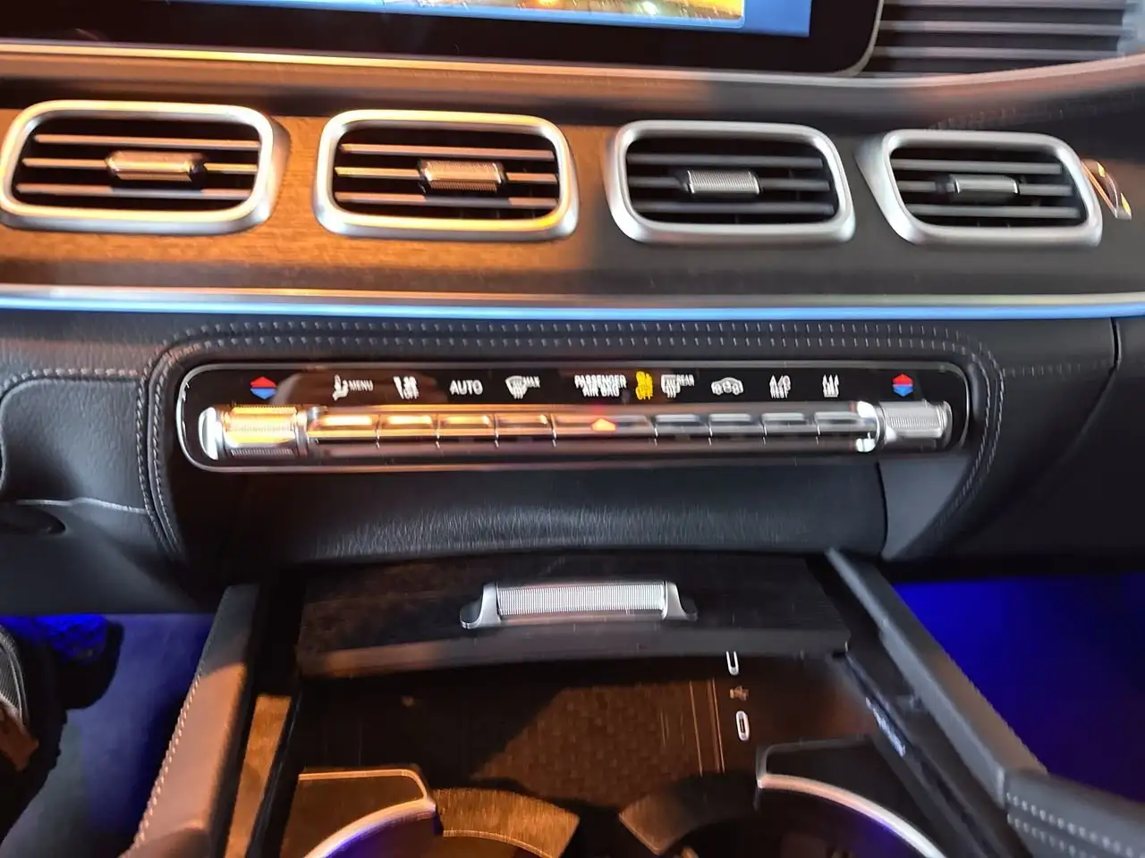 Mercedes-Benz GLE снимка Mercedes-Benz GLE