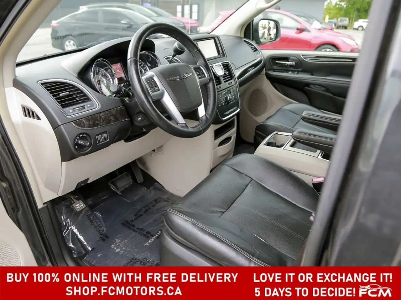 Chrysler Town & Country photo Chrysler Town & Country