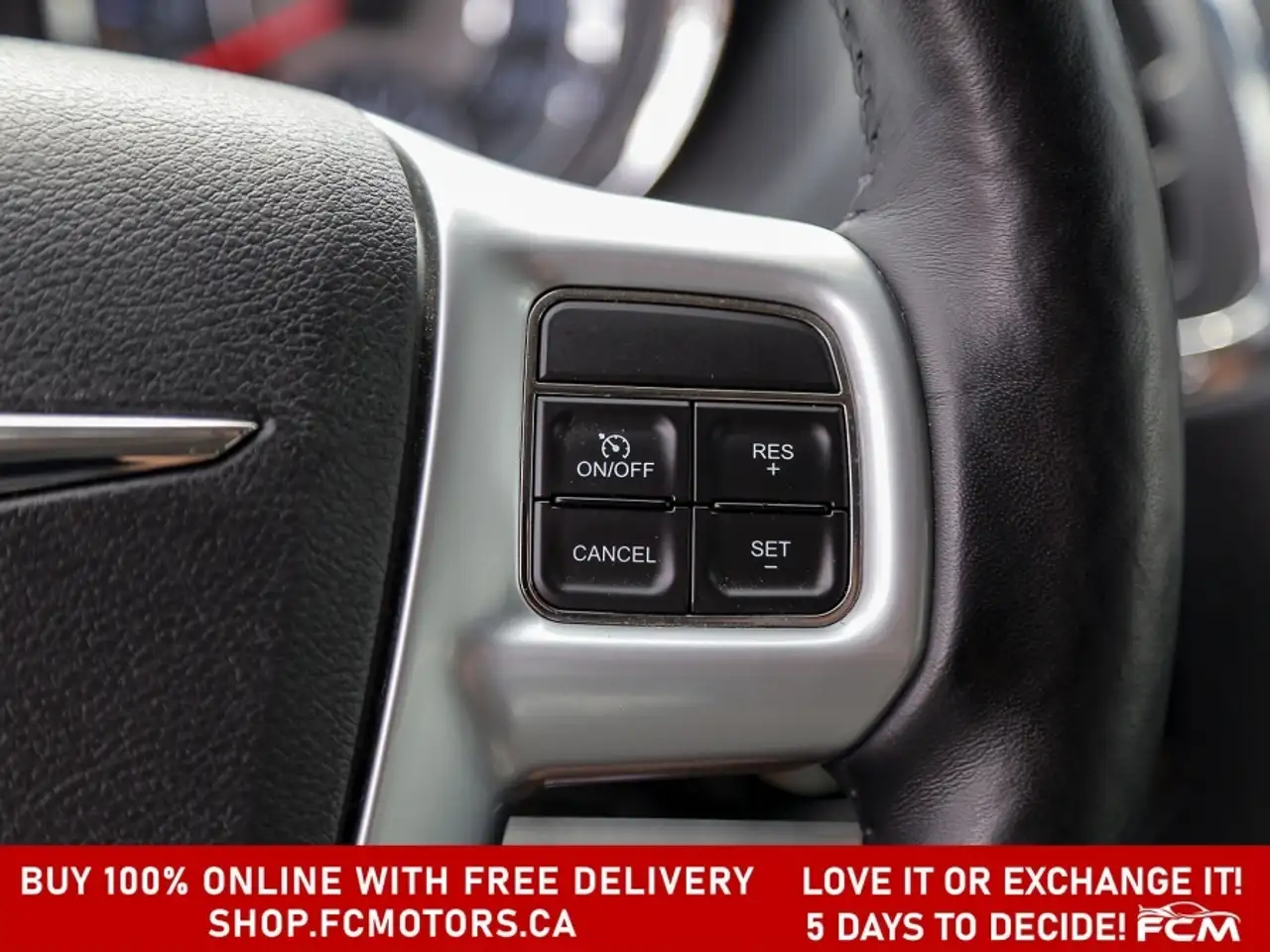 Chrysler Town & Country photo Chrysler Town & Country
