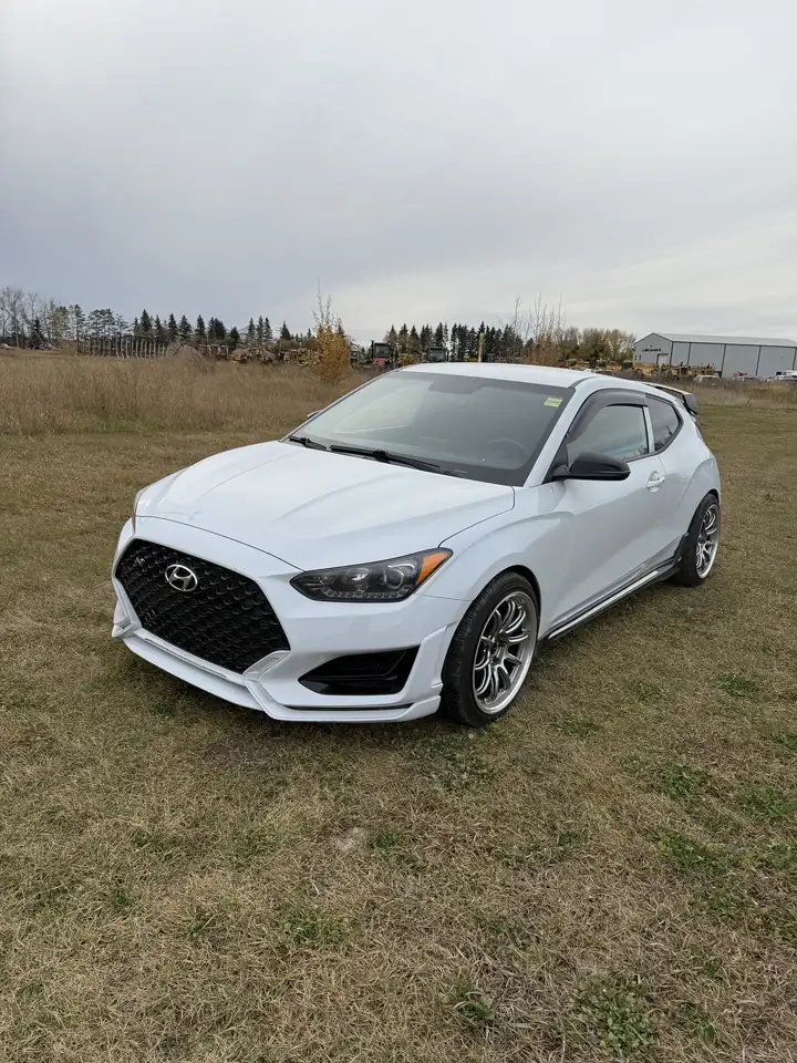 Hyundai VELOSTER photo Hyundai VELOSTER