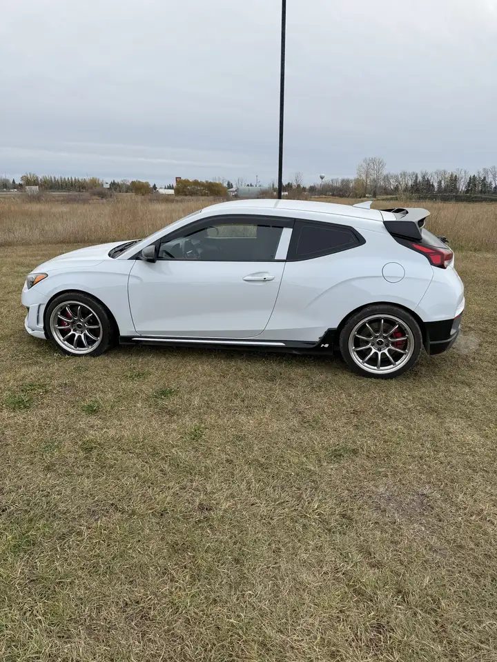 Hyundai VELOSTER photo Hyundai VELOSTER
