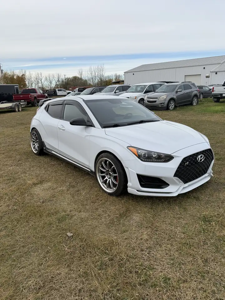 Hyundai VELOSTER photo Hyundai VELOSTER
