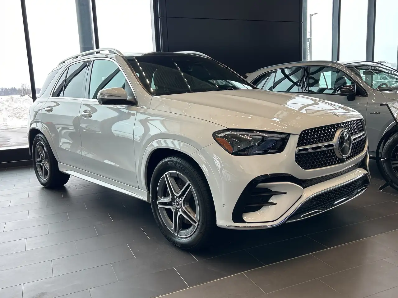 Mercedes-Benz GLE снимка Mercedes-Benz GLE