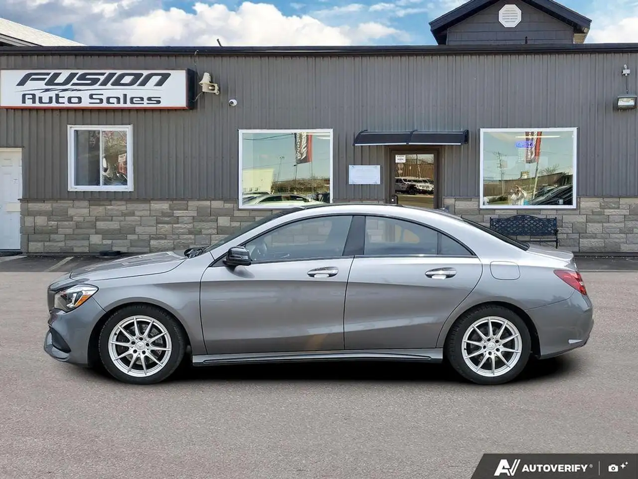 Mercedes-Benz CLA photo Mercedes-Benz CLA