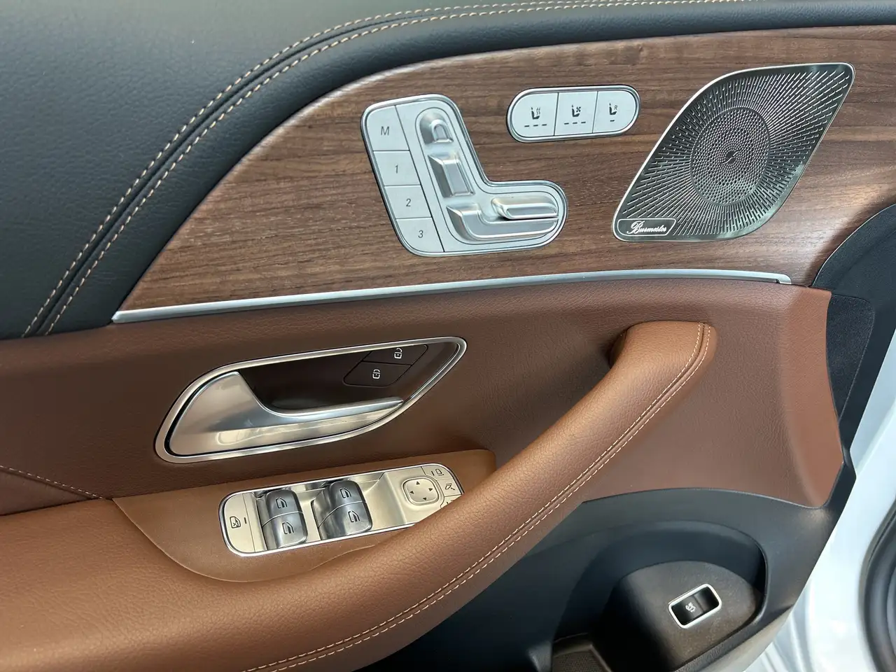 Mercedes-Benz GLE снимка Mercedes-Benz GLE