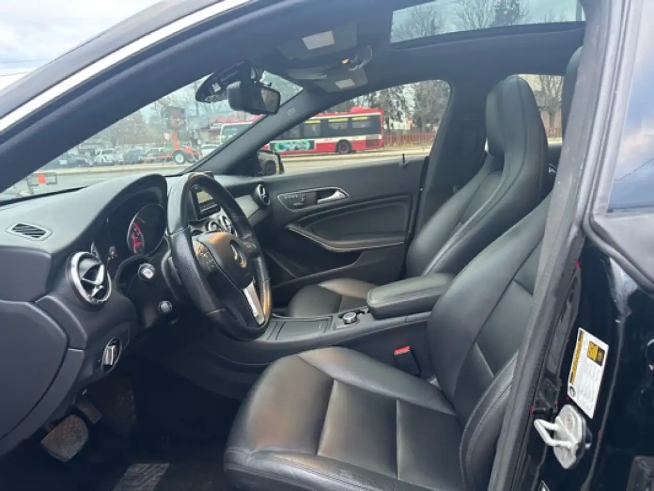 Mercedes-Benz CLA снимка Mercedes-Benz CLA