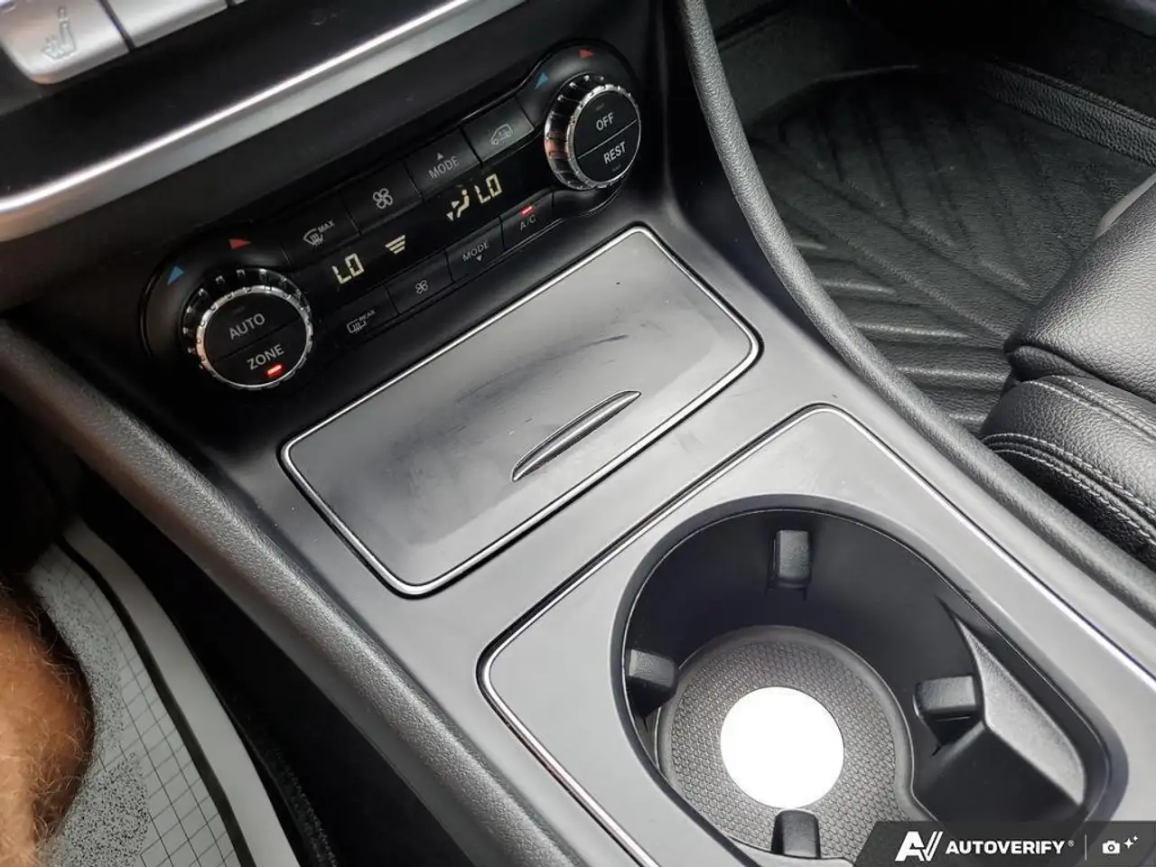 Mercedes-Benz CLA photo Mercedes-Benz CLA