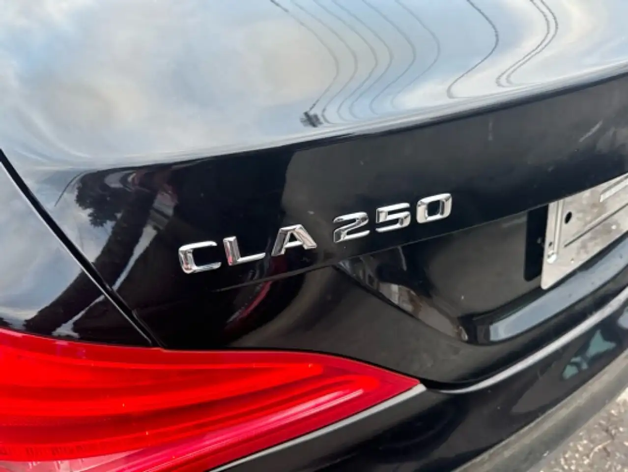 Mercedes-Benz CLA снимка Mercedes-Benz CLA
