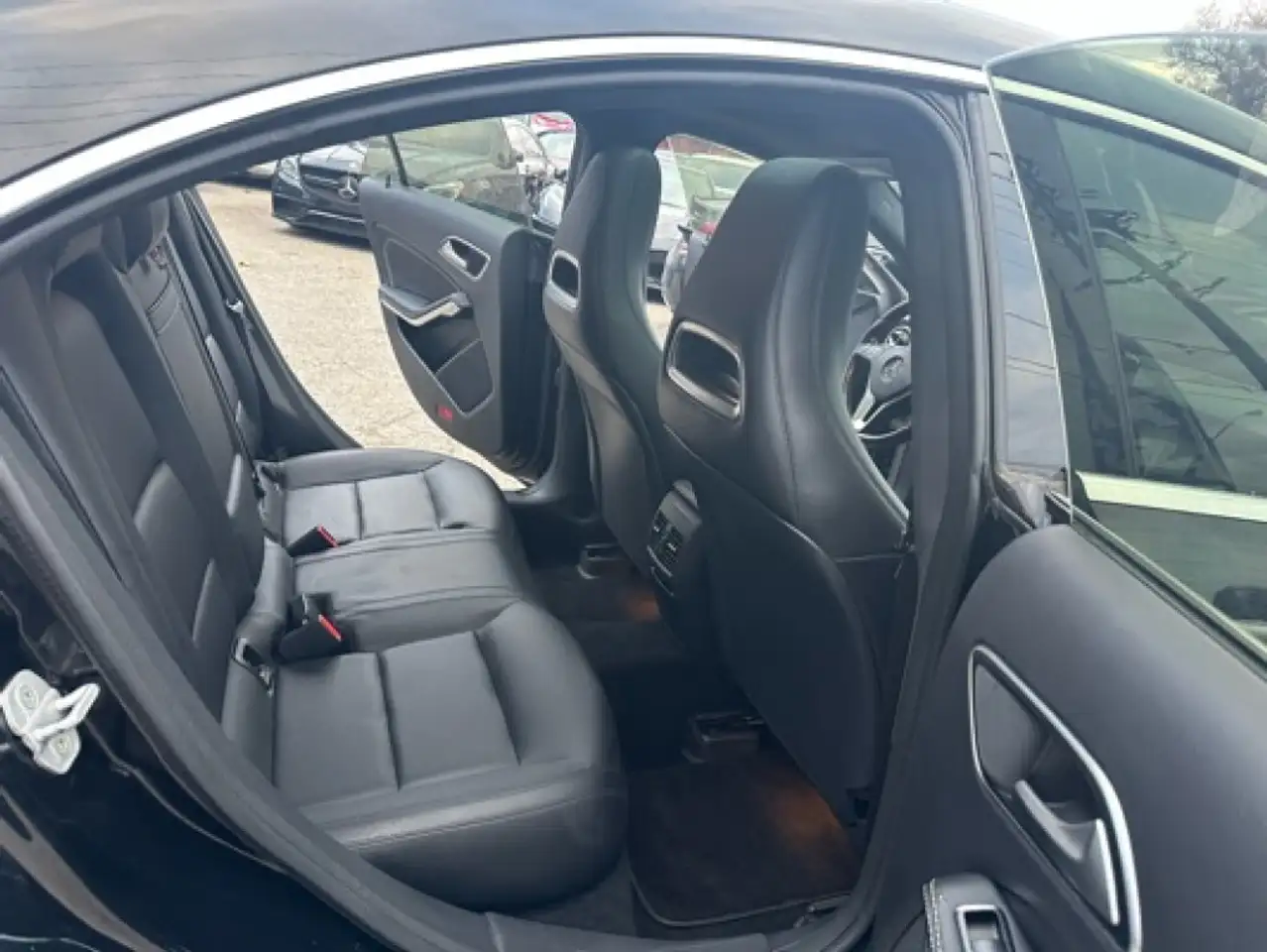 Mercedes-Benz CLA снимка Mercedes-Benz CLA