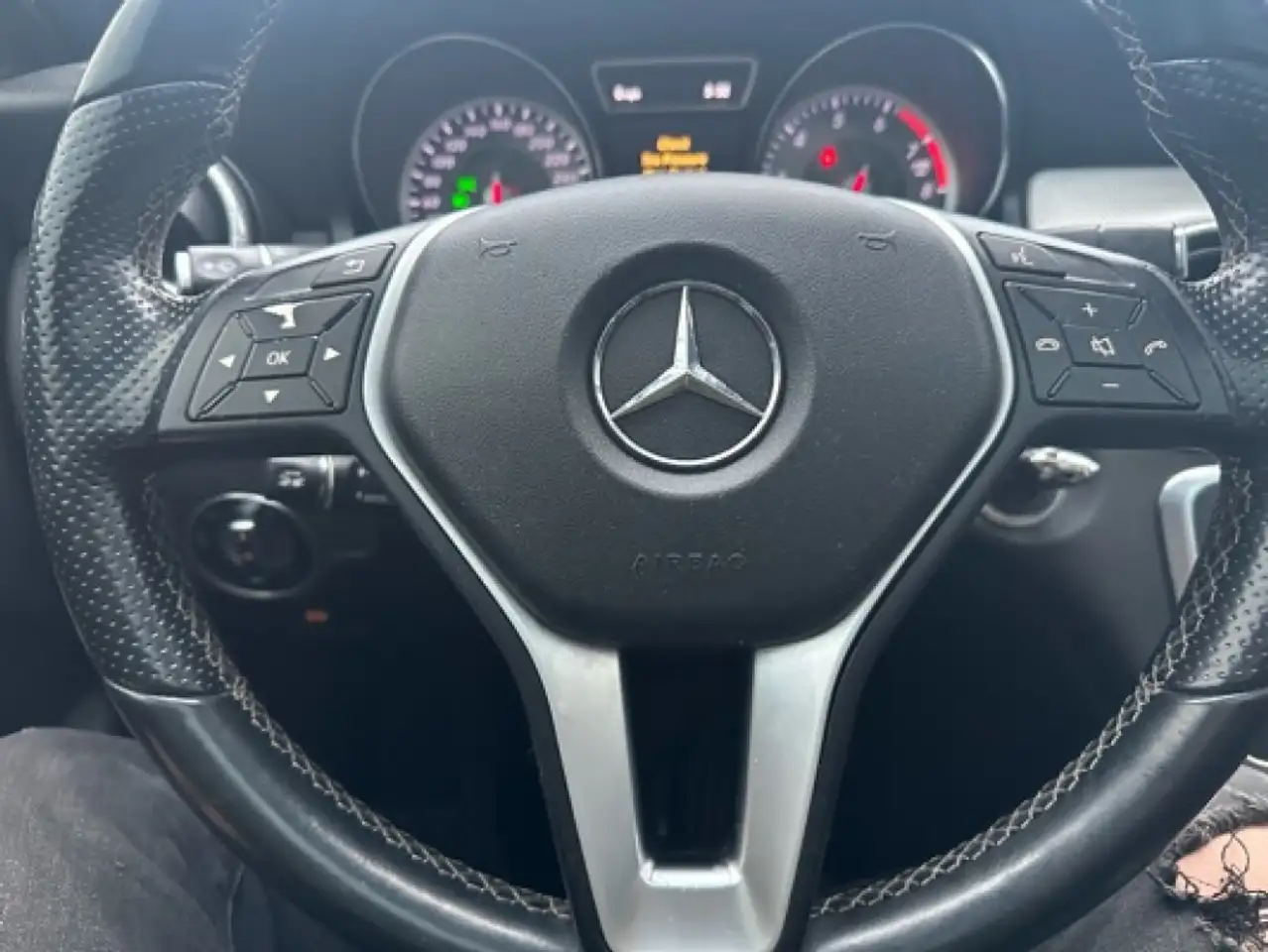 Mercedes-Benz CLA снимка Mercedes-Benz CLA