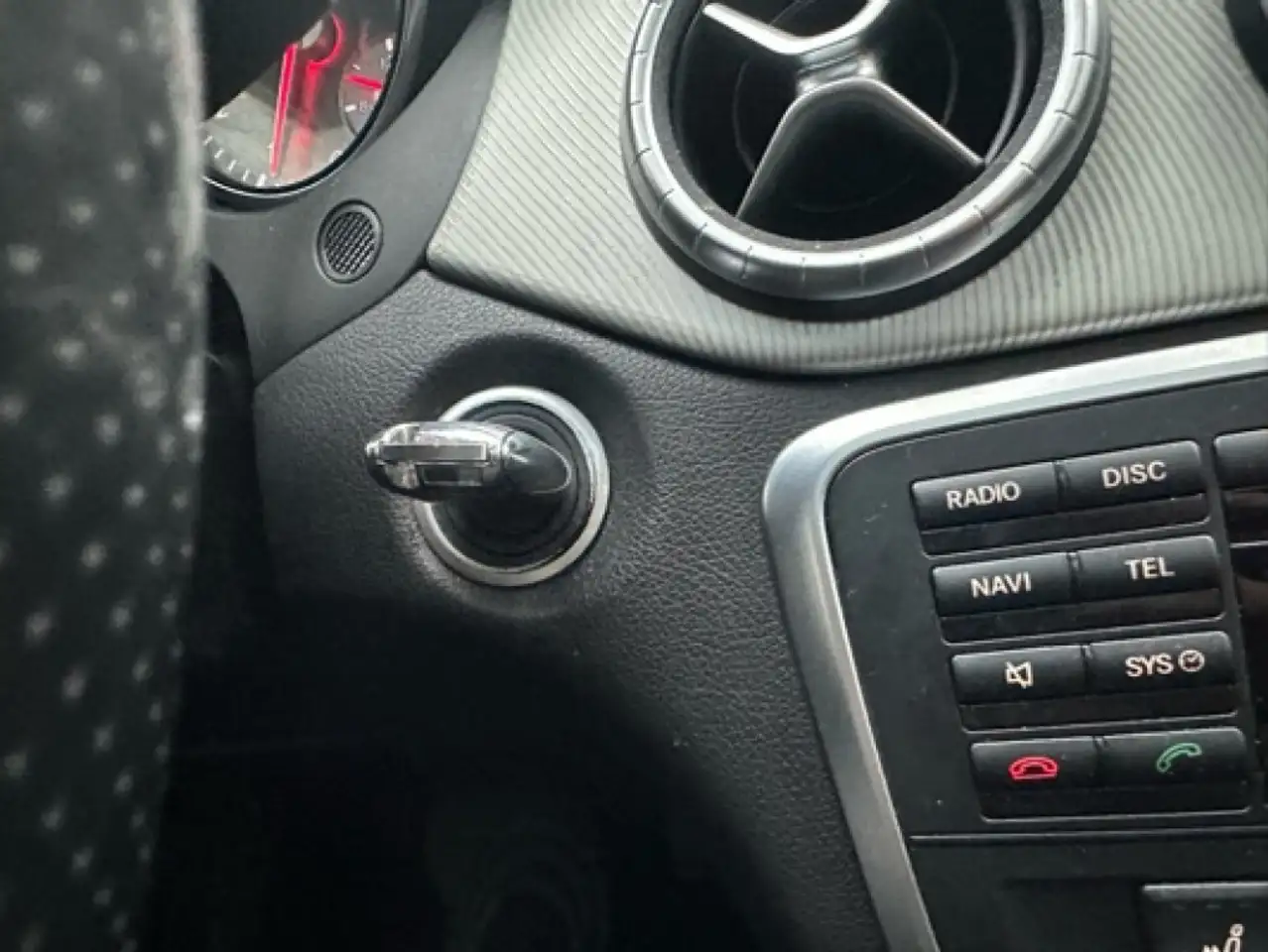 Mercedes-Benz CLA снимка Mercedes-Benz CLA