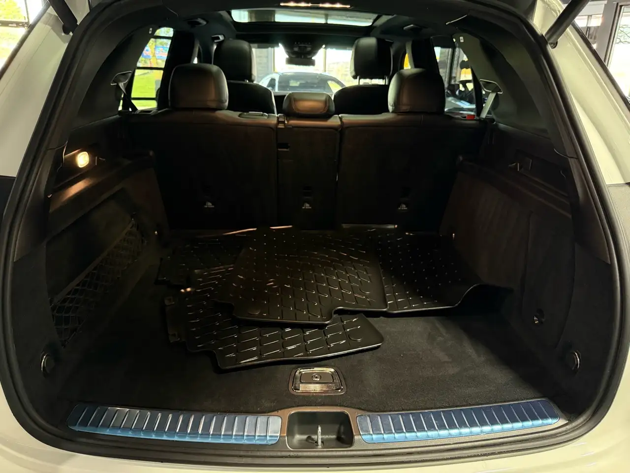 Mercedes-Benz GLE снимка Mercedes-Benz GLE
