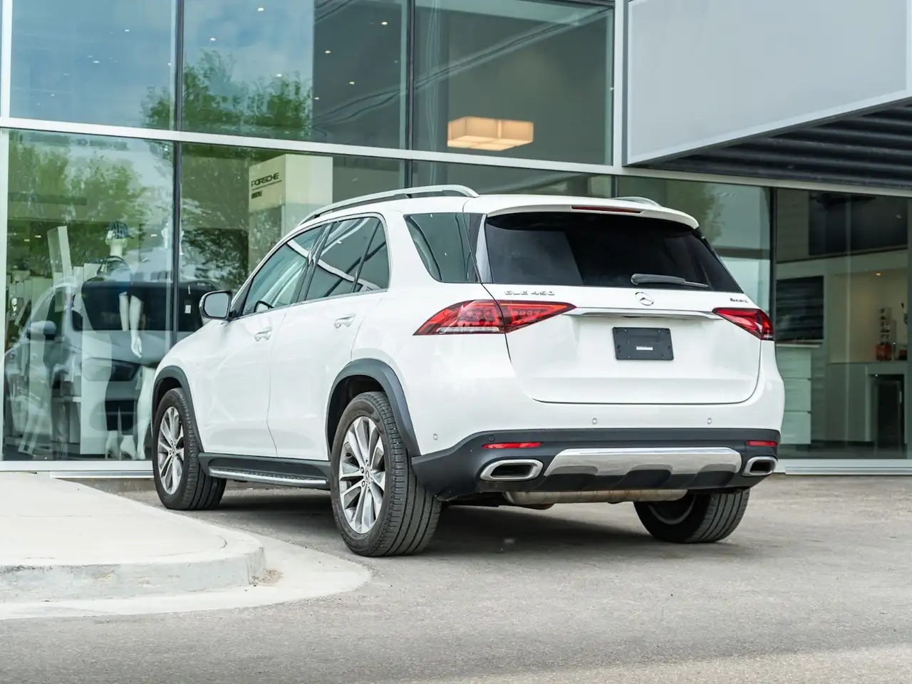 Mercedes-Benz GLE снимка Mercedes-Benz GLE