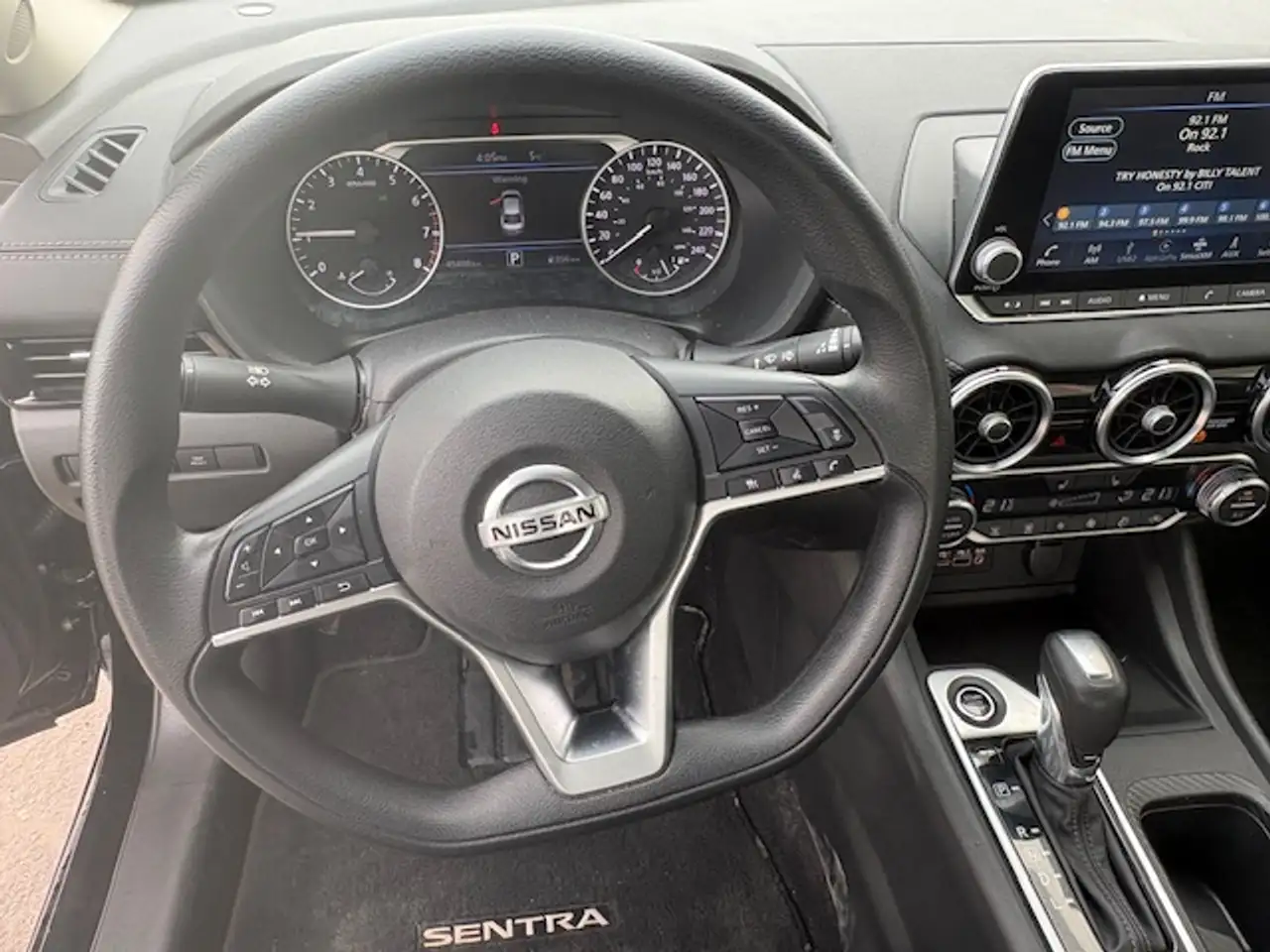 Nissan Sentra снимка Nissan Sentra